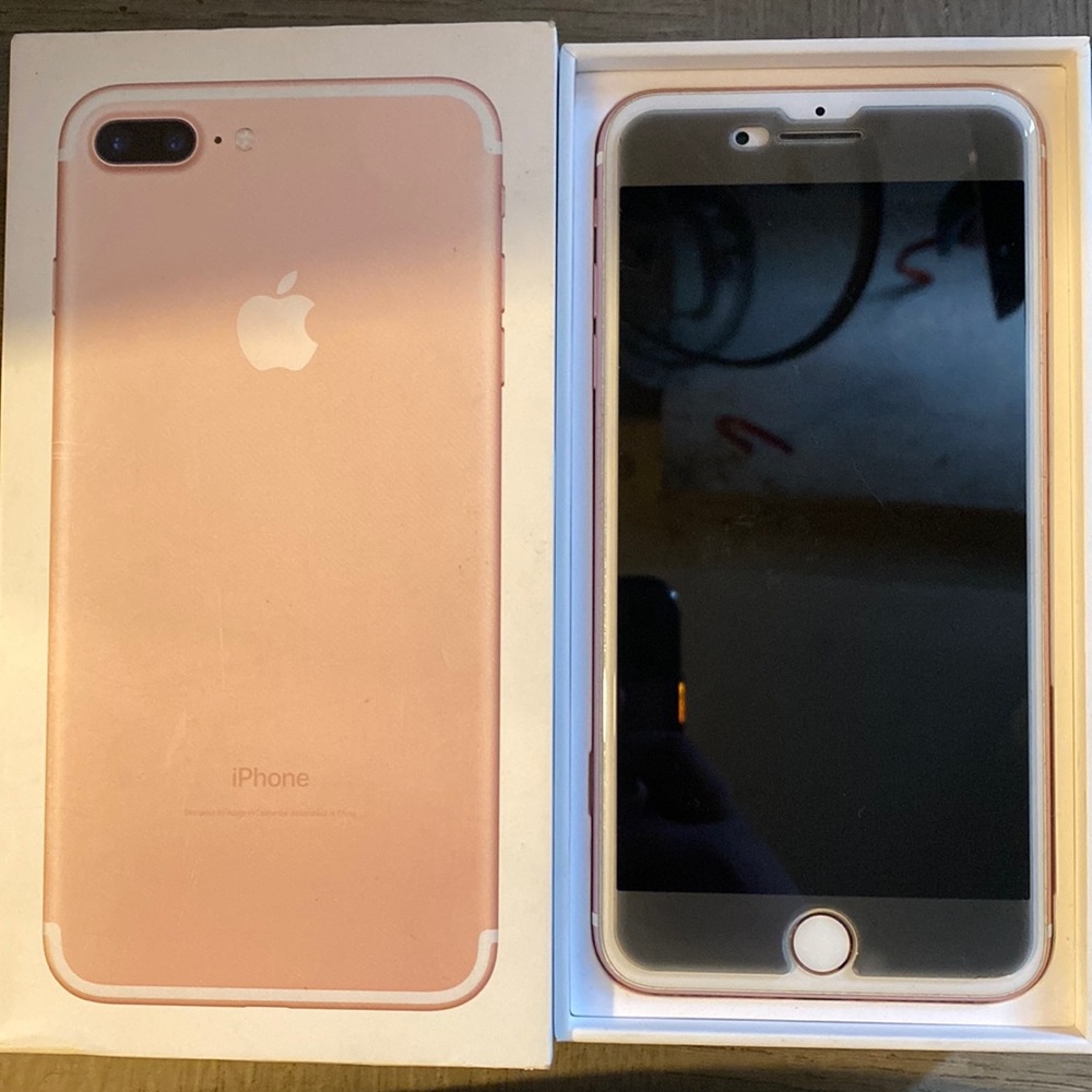 Rose gold iPhone 7 Plus